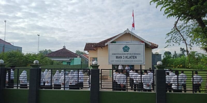 Upacara HAB ke-75 Berlangsung Khidmat